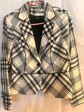 White House Black and White Plaid Blazer